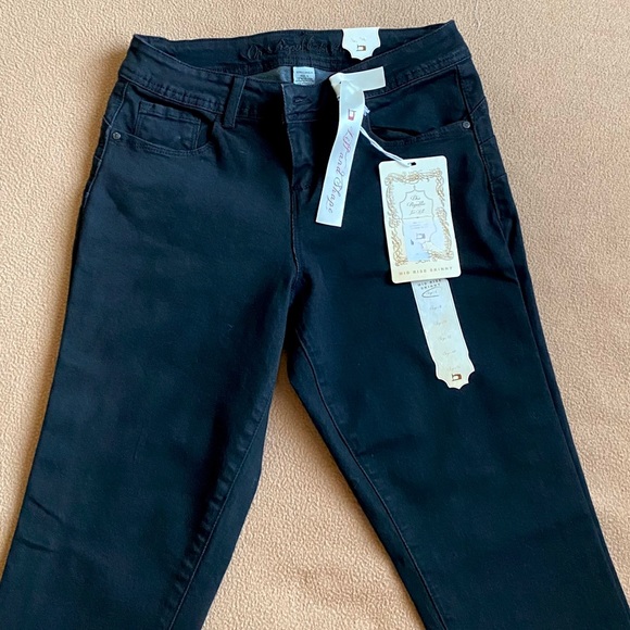 NEW Size 6 Mid Rise Skinny Pants - Picture 4 of 5